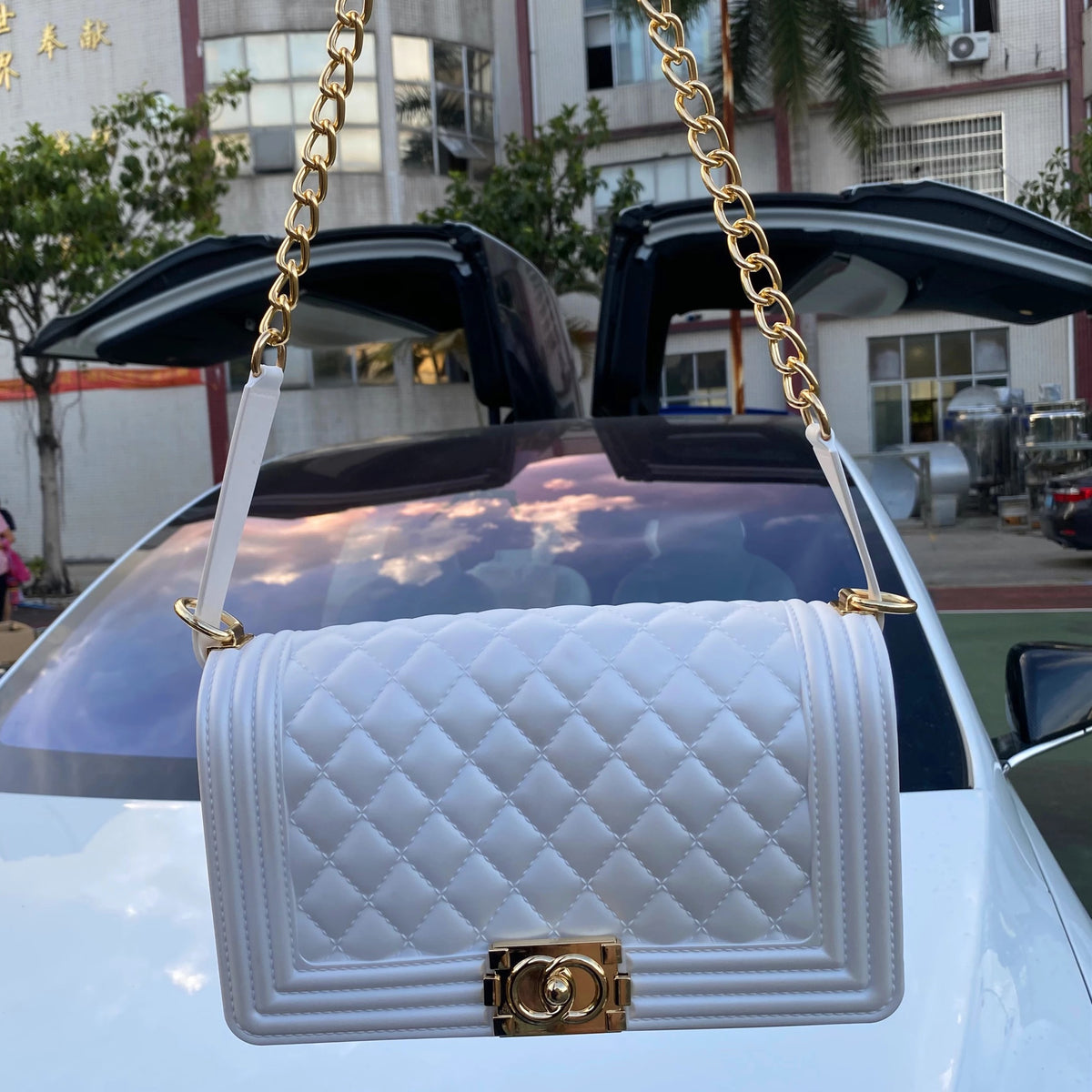 Chain Strap White Crossbody